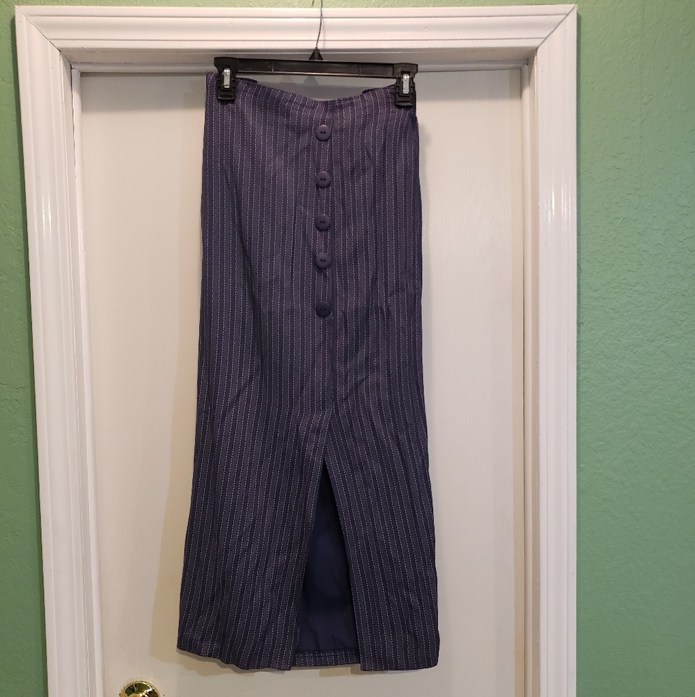 Studio C long maxi skirt w/ buttons